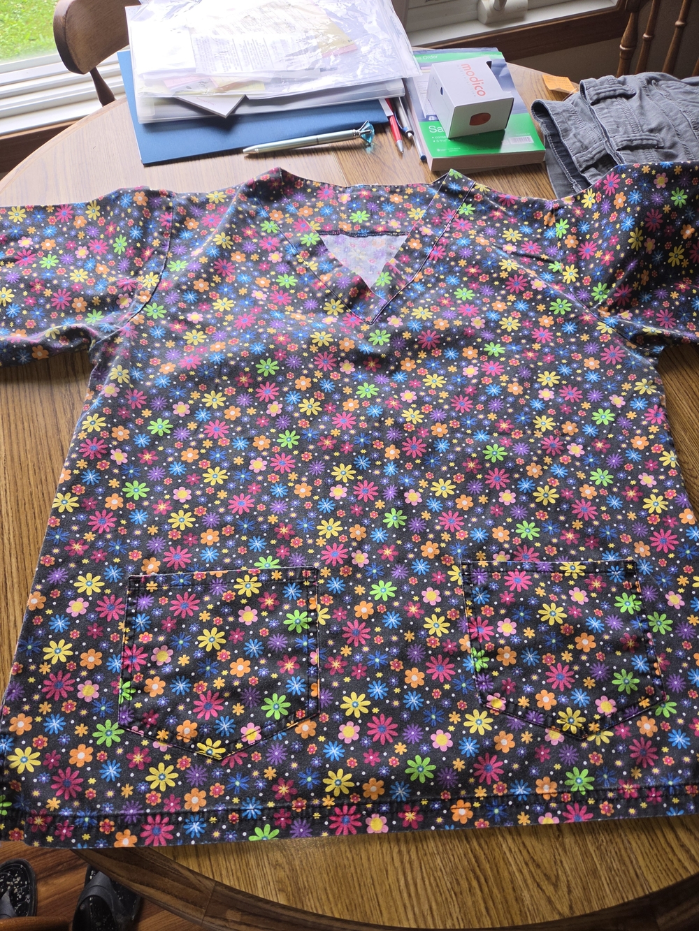 Women's Floral Scrub Top - Multicolor